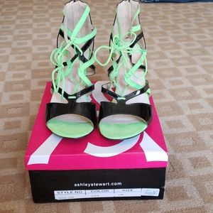 10w black and green heels